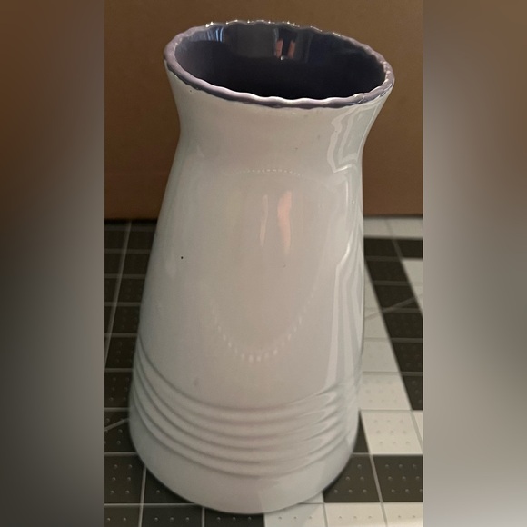 Dean Crouser Vase, DEMDACO, Butterflies, Appx 7" tall - Picture 2 of 3